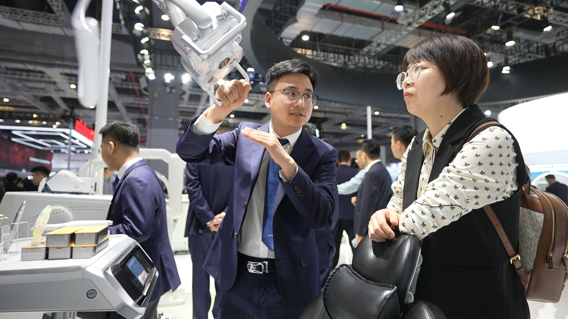 20250408 开幕.00_01_47_10.Still014.png